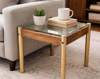 Vintage Hollywood Regency End Table (TC)