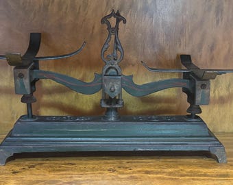 Antique Cast Iron Balance Scale (JW)