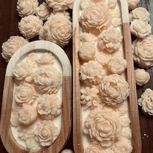 Candle Flowers in Dough Bowl, Floral Handmade Candles, All Natural, Long Lasting Candle, Housewarming Gift for Her, Valentine&#39;s day gift.
