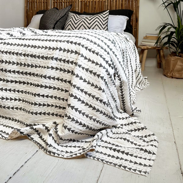 Black and White King Size Kantha Quilt - Monochrome Triangle Print Bedspread - 100% Cotton - Hand Block Printed - 210cm x 250cm / 90" x 106"