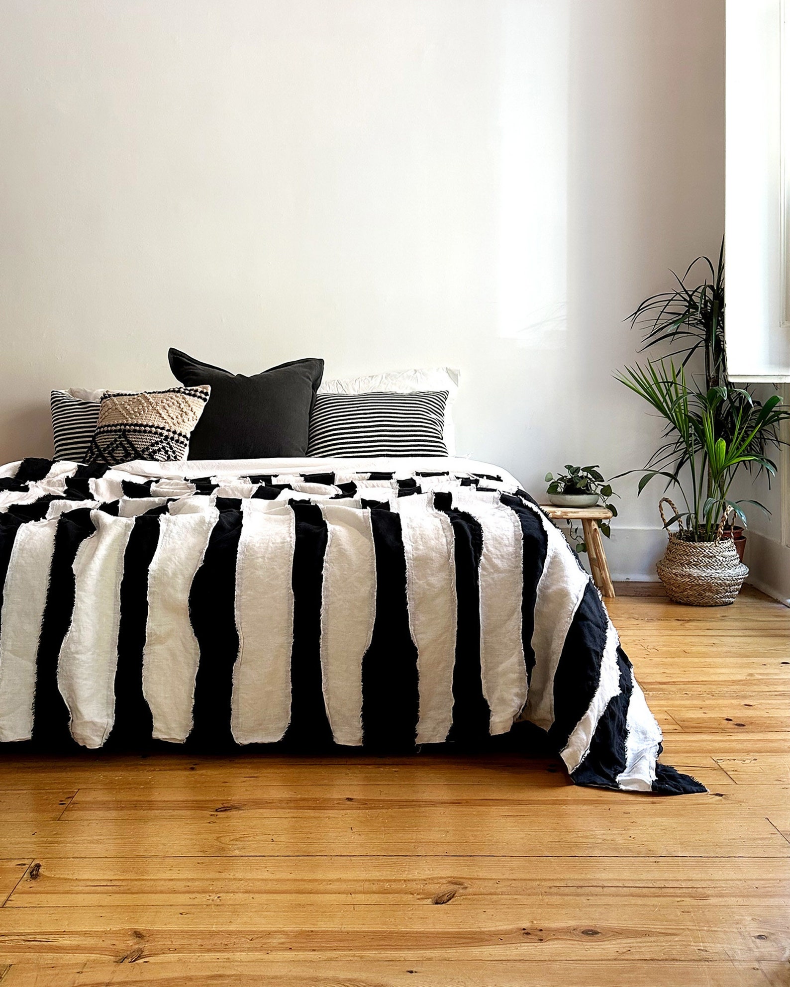 Handmade Black and White Striped Linen Bedspread Handmade Black and White Striped Linen Bedspread