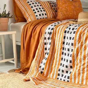 Narzuta Kantha z bawełny z nadrukiem ręcznym – czarno-żółta, geometryczna, boho zdjęcie 2