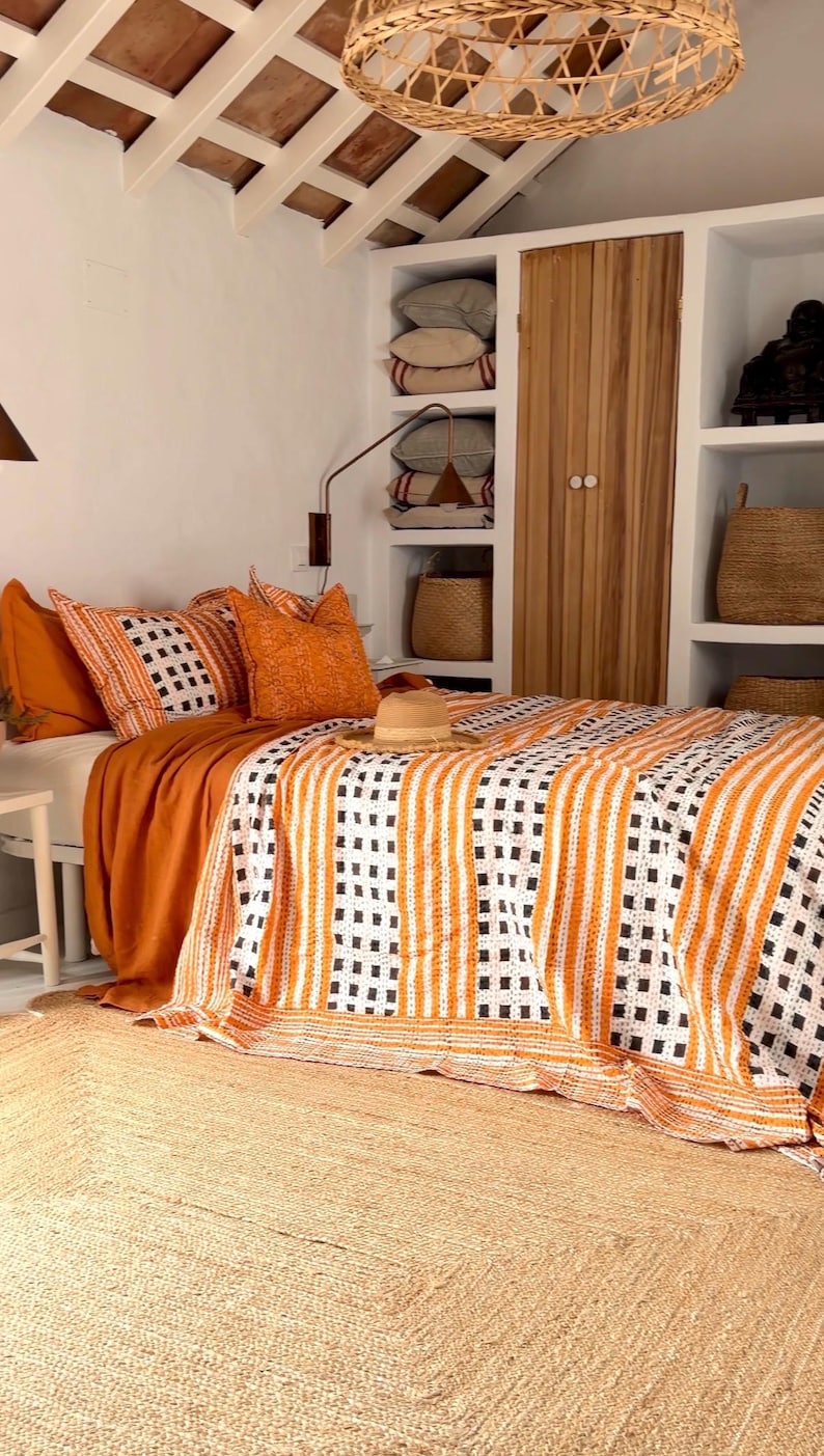 Narzuta Kantha z bawełny z nadrukiem ręcznym – czarno-żółta, geometryczna, boho zdjęcie 3