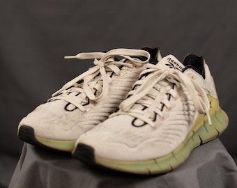 Reebok Zig Kinetica Sneakers Beige Men’s Size 42.5 EU Used Good Condition Mesh Upper Athletic Shoes Lightweight Casual Running