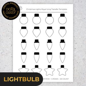 Op de afbeelding: Een witte sjabloon met zwarte contouren van kerstlampjes en sterren voor royal icing. De sjabloon bevat de tekst "Christmas Lights Royal Icing Transfer Template" en "LIGHTBULB".