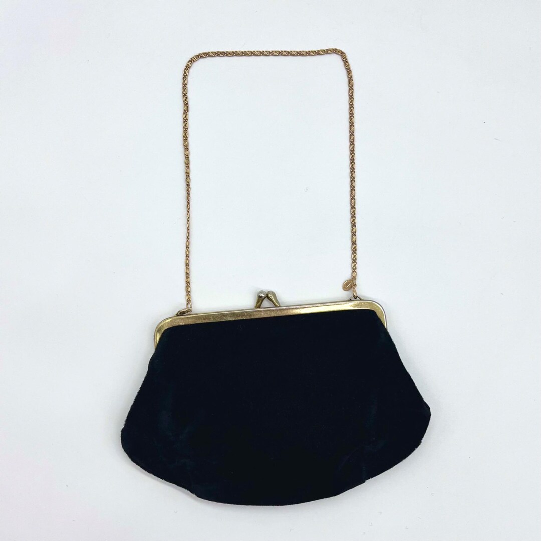 The Avon Shoulder Bag–a HOBO girl staple