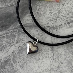 Colgante de corazón de plata, gargantilla de cuerda negra, envuelto para regalo