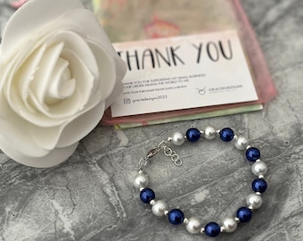 Pearl navy blue and cream bracelet. Bridal, Bridesmaid. Handmade.