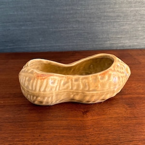 Vintage Brush Peanut Planter