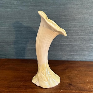 Vintage Belleek Porcelain Trumpet Flower Vase Made in Ireland, 1965-1980