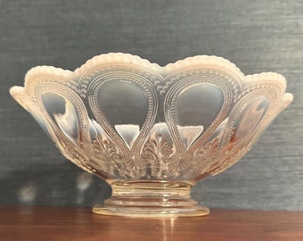 Antyczna misa na postumencie „Zwój z akantem” z około 1902 r., produkcji Northwood