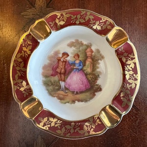 Vintage handbemalte Limoges Fragonard umwerbendes Paar Aschenbecher mit goldenen Akzenten