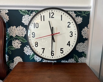 Vintage Electric American Time and Signal Wall Clock In Perfect Condition