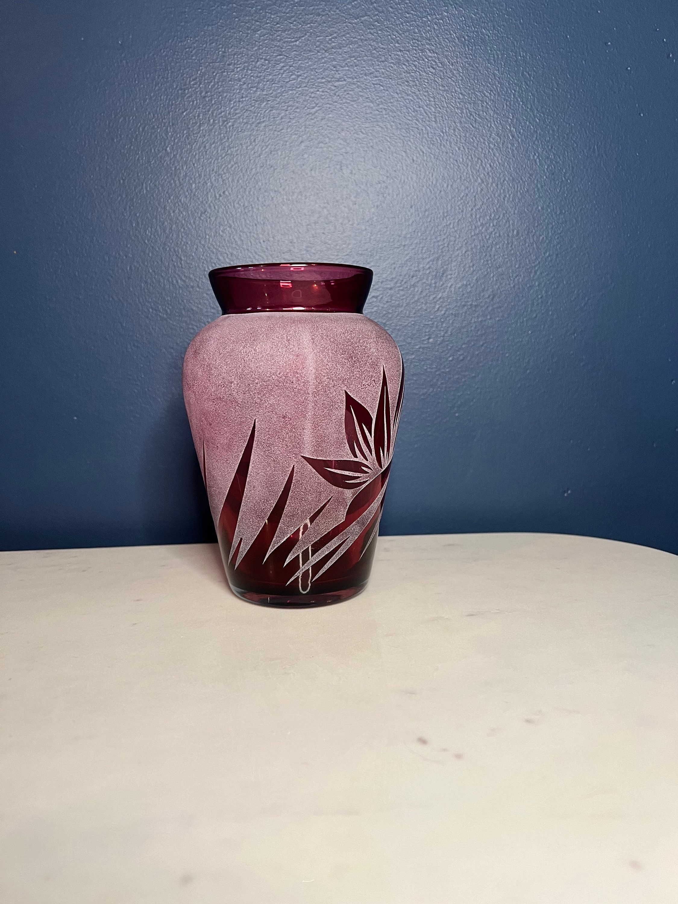 ケルシー・マーフィー作 カメオグラス 花瓶　ガラス彫刻　ピルグリム・グラス社 ケルシー・マーフィー作 カメオグラス 花瓶 ガラス彫刻 ピルグリム