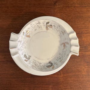 Vintage Porcelanowa Popielniczka Stożkowa Z Pozłacanymi Liśćmi