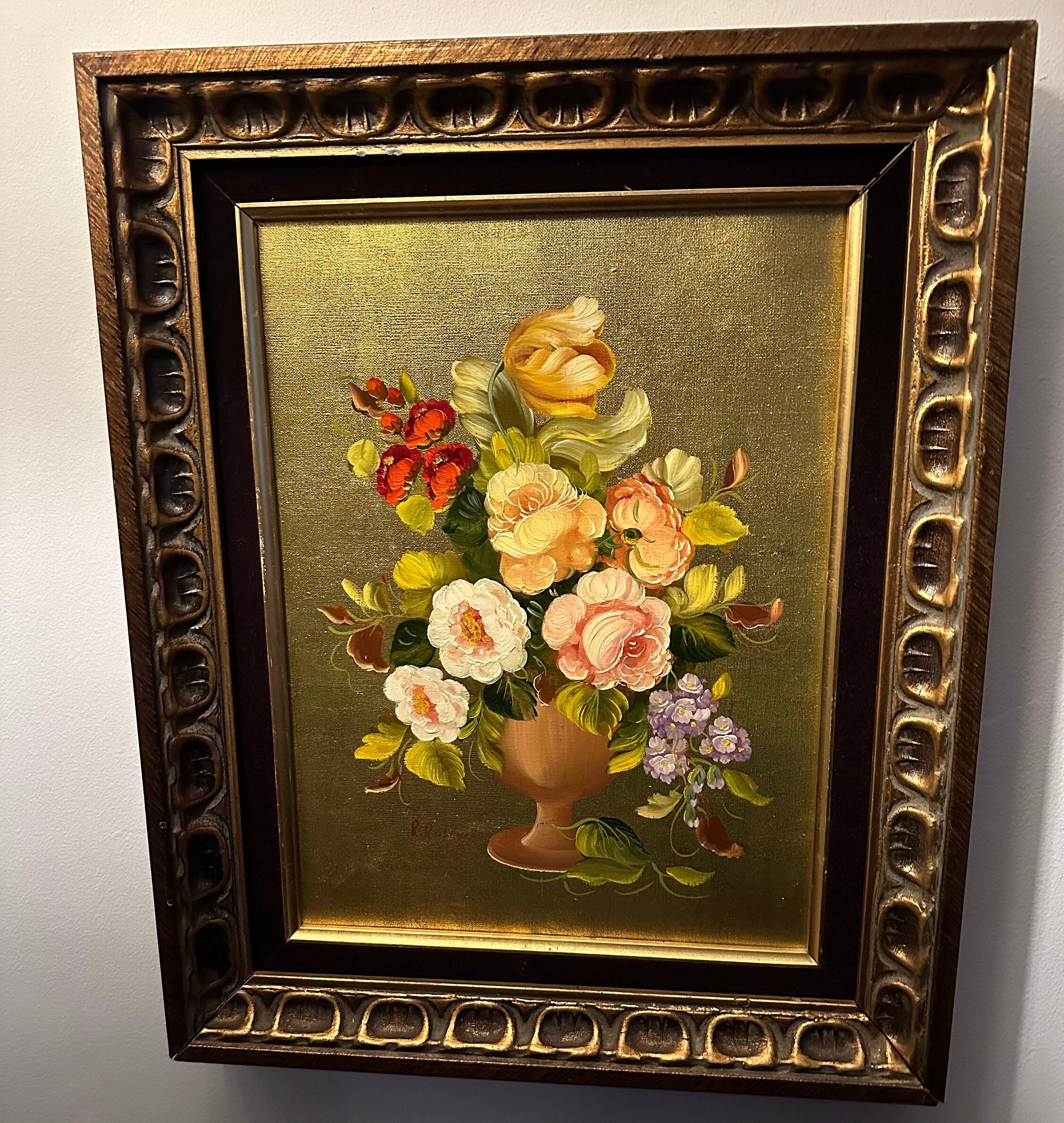 イタリア人アーティスト、R.ロジーニによる金色の背景に花を描いた