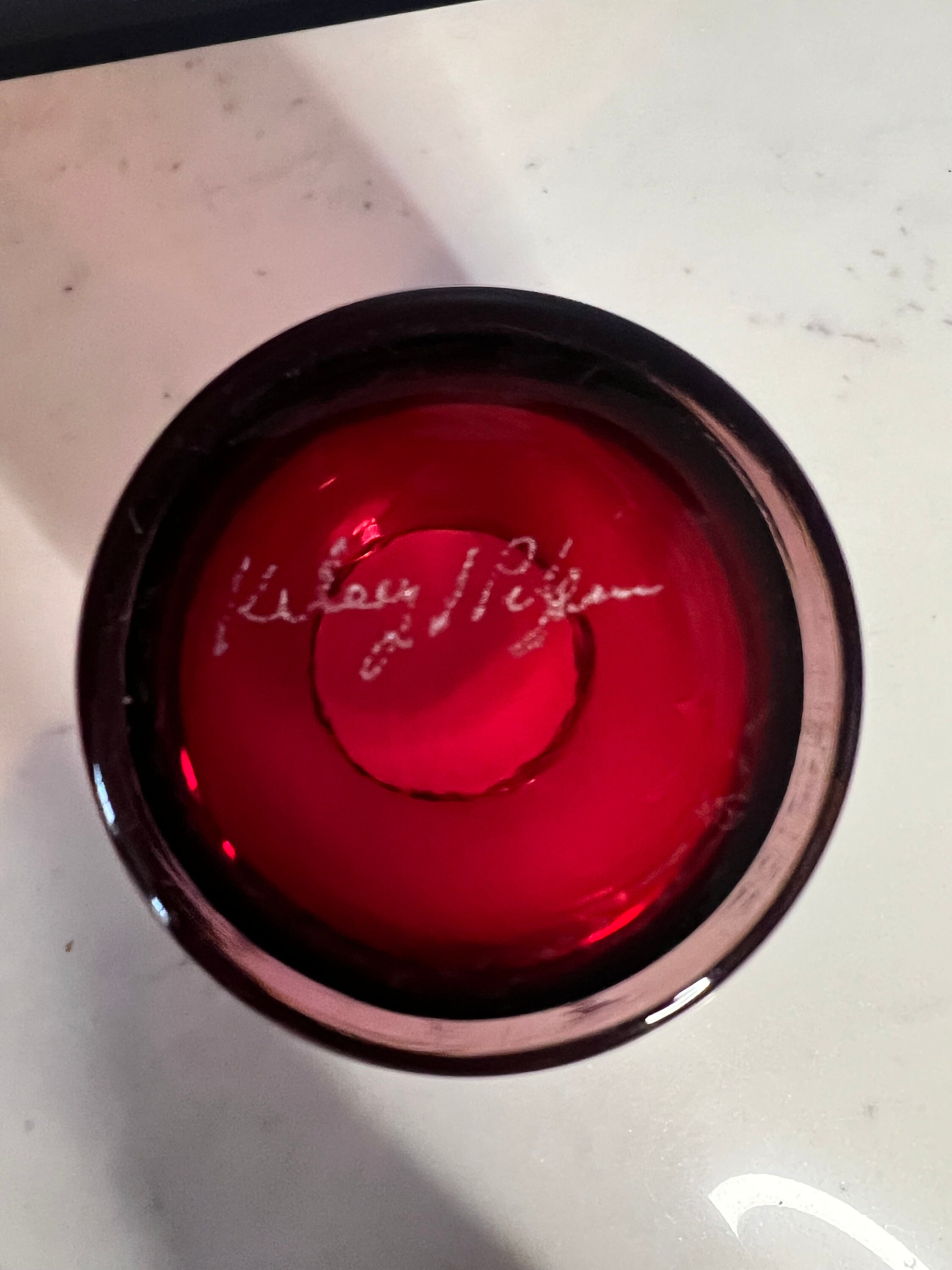 ケルシー・マーフィー作 カメオグラス 花瓶　ガラス彫刻　ピルグリム・グラス社 ヴィンテージ サイン入り「ケルシー・マーフィー」ピルグリム