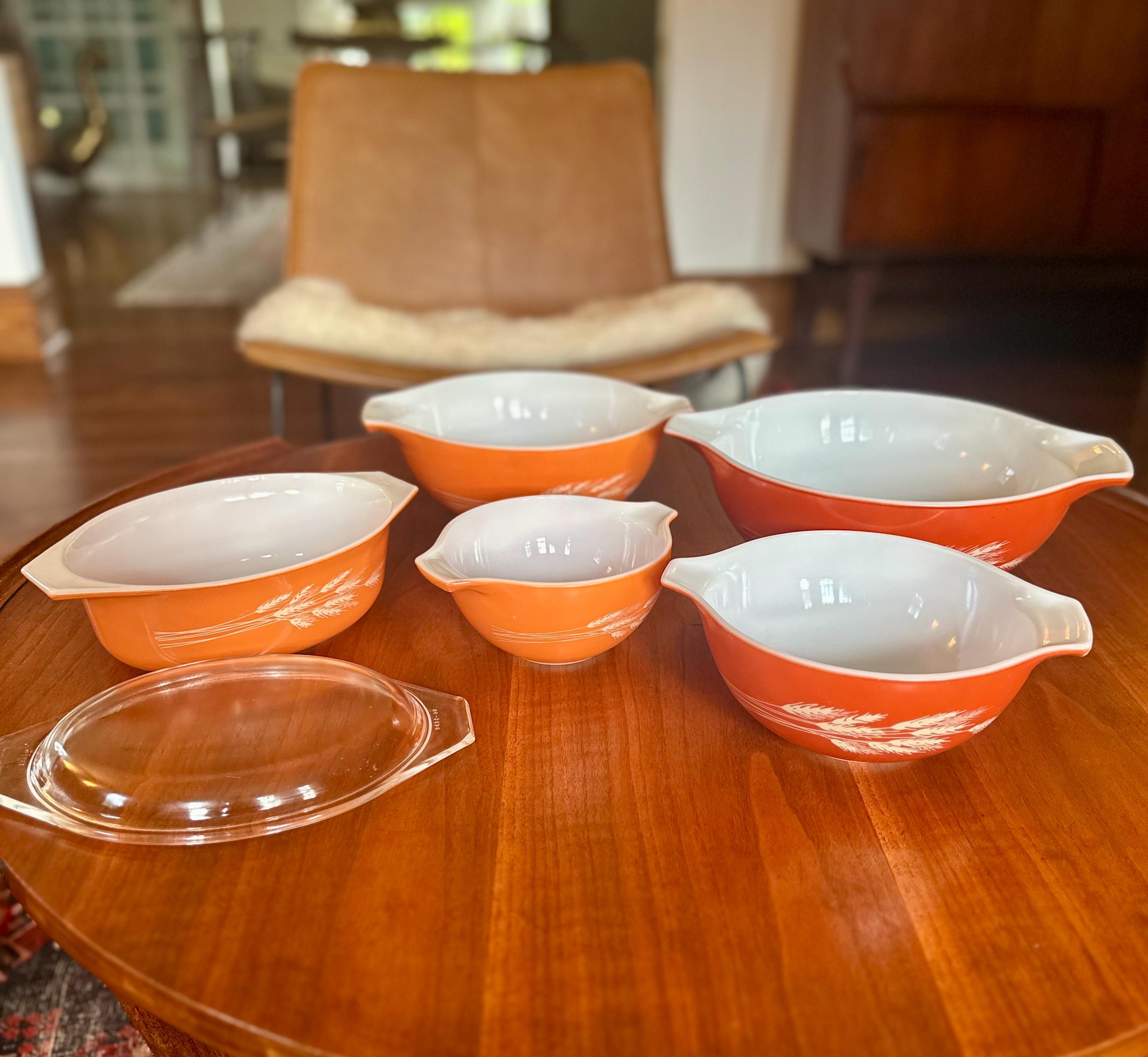 Set of 6 Vintage Pyrex Autumn Harvest Wheat: 5 Mixing Bowls and 1