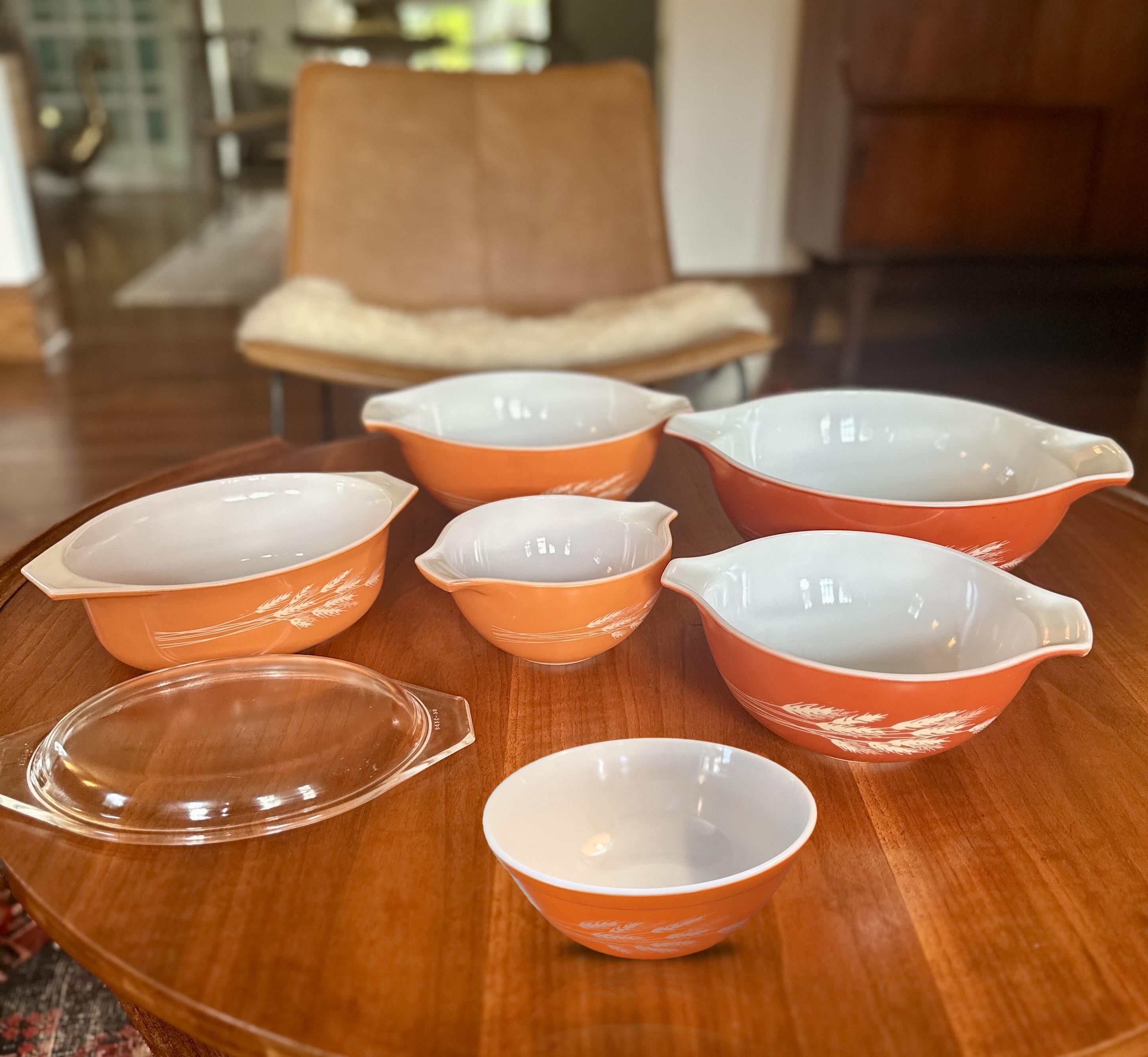 Set of 6 Vintage Pyrex Autumn Harvest Wheat: 5 Mixing Bowls and 1