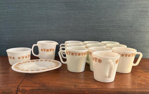 パイレックス　　　バタフライ　　　　　　　　マグカップ2個 クリーマー1個 ヴィンテージ バタフライ ゴールド パイレックス セット：コーヒー