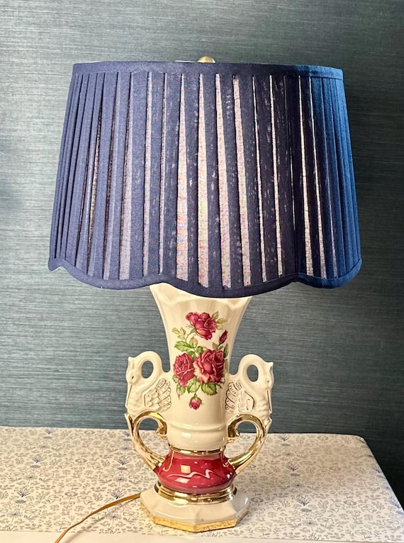 Vintage 1940s Worrall Swan Table Lamp: Gilded Ceramic With Rose