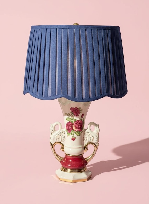 Vintage 1940s Worrall Swan Table Lamp: Gilded Ceramic With Rose