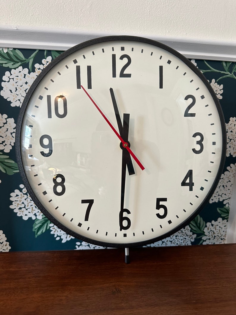 Vintage Electric American Time and Signal Wall Clock in Perfect