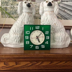 Vintage Mid Century General Electric Model 2173 Green Acrylic Square Electric Wall Clock
