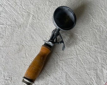 Vintage Ice-cream scoop