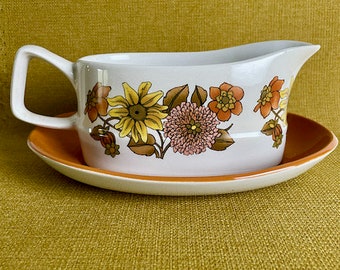 Hostess Nevada Gravy boat and Saucer