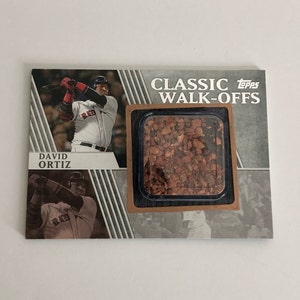 Art de carte personnalisé David Ortiz : 2012 Topps Classic Walk-Offs # CW-14 (terre de terrain authentique)
