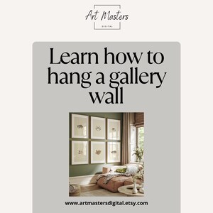 Puede incluir: Una sala de estar con una pared de galer&iacute;a de seis estampados enmarcados que presentan ilustraciones inspiradas en la naturaleza. La pared est&aacute; pintada de un verde apagado y la habitaci&oacute;n est&aacute; decorada en una paleta de colores neutros. El texto "Learn how to hang a gallery wall" se muestra sobre la imagen. La direcci&oacute;n del sitio web "www.artmastersdigital.etsy.com" se muestra debajo de la imagen.