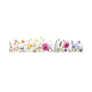 Peut inclure: Une illustration aquarelle d'une rang&eacute;e de fleurs sauvages color&eacute;es, comprenant des fleurs roses, jaunes, orange et violettes, avec des tiges et des feuilles vertes.