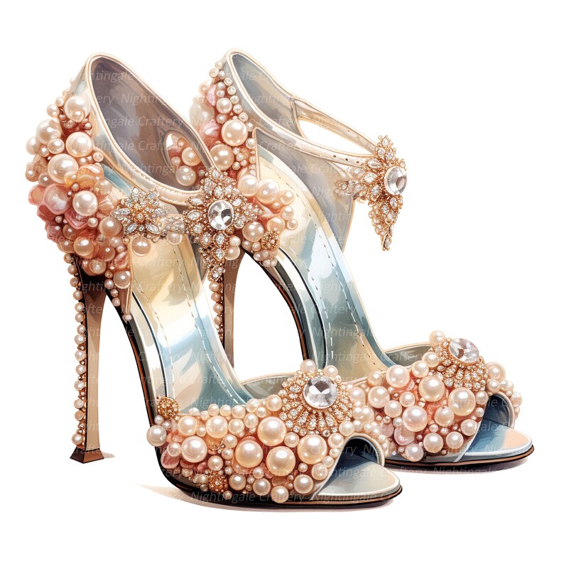 Puede incluir: Un par de zapatos de tac&oacute;n alto azul claro con intrincados adornos de perlas y cristales. Los zapatos tienen una correa delicada y una punta puntiaguda.
