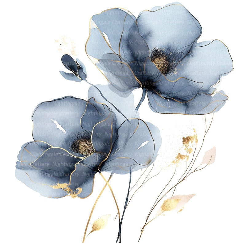 Op de afbeelding: Twee blauwe aquarelbloemen met gouden accenten op een witte achtergrond. De bloemen zijn gestileerd en hebben een delicate, etherische uitstraling.