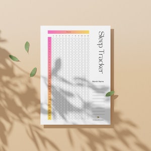Può includere: Un tracker del sonno stampabile con uno schema di colori sfumati rosa e arancio. Il tracker ha una griglia di cerchi per ogni giorno del mese, con i numeri 1-12 in alto che rappresentano le ore di sonno. Il testo "Sleep Tracker" è stampato in nero nell'angolo in alto a destra della pagina. Il testo "Month Name" è stampato in nero nell'angolo in basso a destra della pagina.
