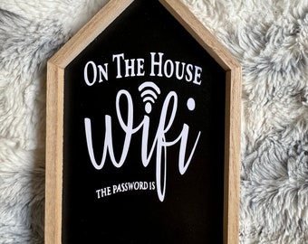 Segno WiFi della casa in legno