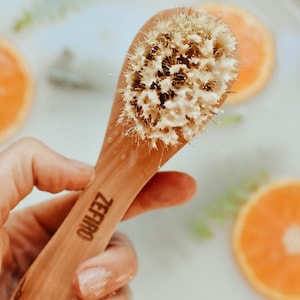 Face brush