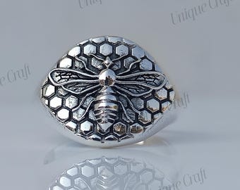 Honey Bee Signet Ring for Her, Queen Bee Ring, Gift for Girlfriend, 925 Sterling Silver Ring.