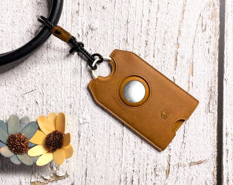 Full Grain Leather Luggage Tag with Airtag Holder: Personalized Travel Accessory