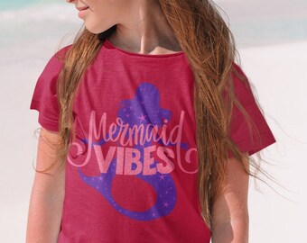 Camicia Vibes sirena, Camicia sirena, Camicia di compleanno sirena, Regalo per lei, Regalo di compleanno, Sirena Tee, Camicia sirena per ragazze, Beach Tee