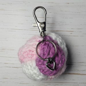 Anhänger Schlüsselanhänger Ball Baseball gehäkelt Karabiner Amigurumi Geschenk für Einschulung Schultüte Schule Mitbringsel