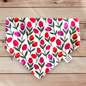 Tulips Spring Dog Bandana/Spring Floral Dog Bandana/Scrunchie Bandana/Dog Lover Gift/Elastic Dog Bandana/Girl Dog Bandana/New puppy Gift