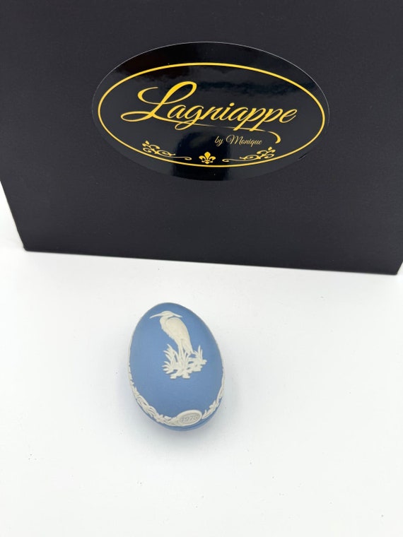 Vintage Wedgwood Jasperware Egg Trinket Box (1970… - image 1