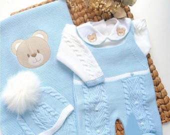 Neugeborenen-Outfit für Jungen, weiß, mit Decke und Bärenmotiv, spanisch, gestrickt, Primera Posita, Baby-Strickkleidung, Strampler, klassisch, für Schwangere.