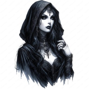 Puede incluir: Una mujer con cabello oscuro y una capa negra con capucha, que lleva un collar de joyas y un anillo. Tiene maquillaje oscuro y una expresi&oacute;n seria.