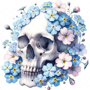 Puede incluir: Un cr&aacute;neo humano blanco con una corona de flores azules y rosas de nomeolvides.