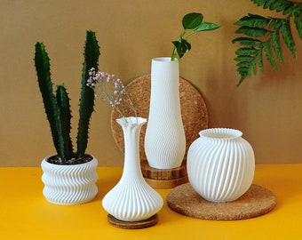 White WAVY - Set of 4 Vases - 3D printed - unique design objects - perfect for your plants and flowers