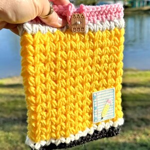 手作りかぎ針編みの鉛筆風ブックスリーブカバー Kindle 6.75"x8.5" 先生へのプレゼント