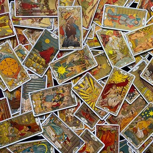 Cosa pensano i Tarocchi di te (lettura registrata personalizzata)